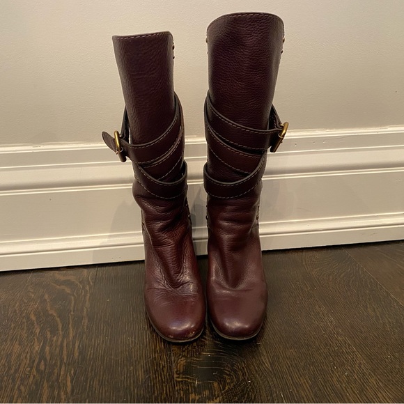 Chloe Burgundy Heeled Boots - Picture 3 of 11